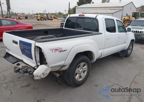2011 Toyota Tacoma Prerunner V6 z USA, uszkodzony, nr VIN 3TMKU4HN6BM028308